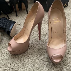 Christian Louboutin lady peep